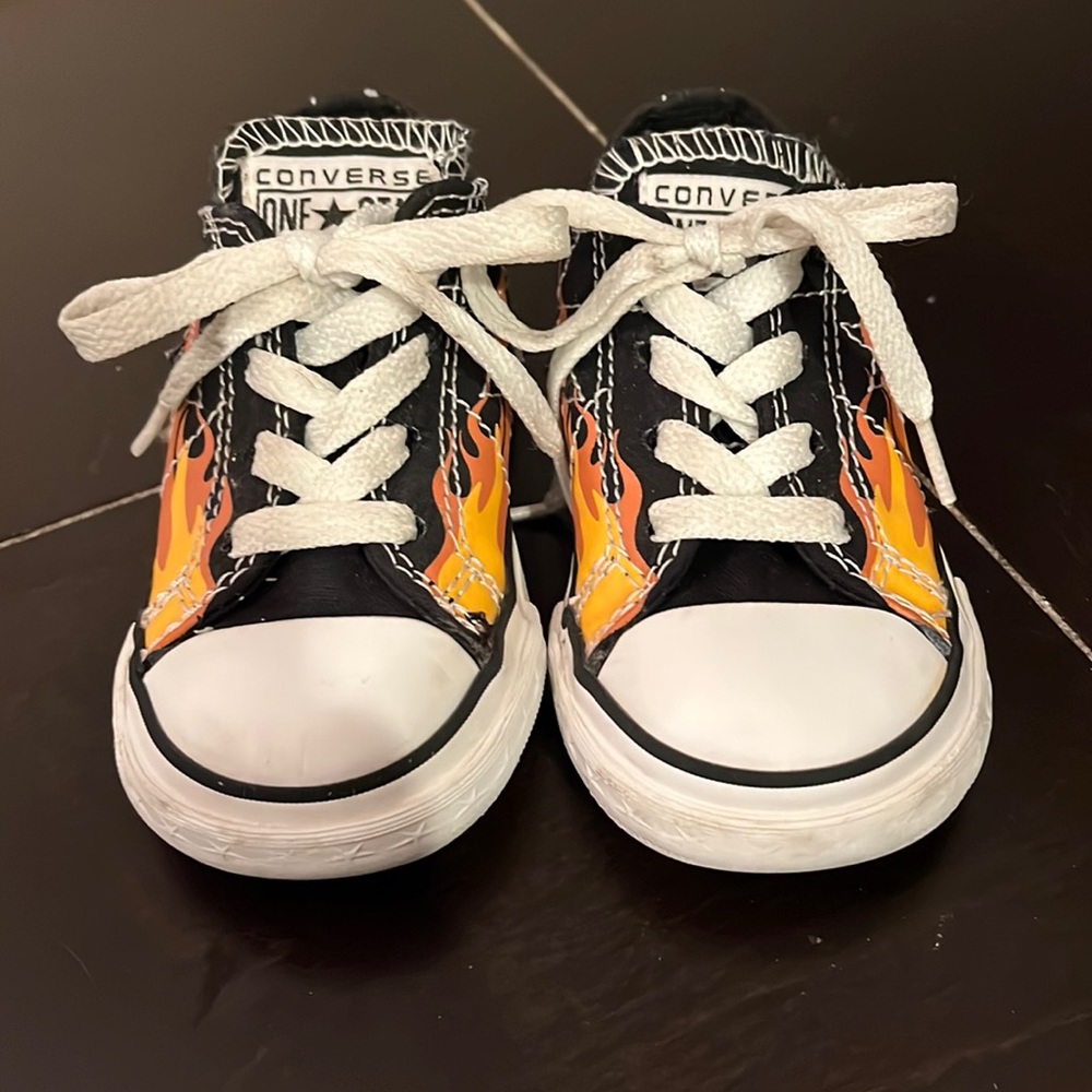 Toddler 6 black converse with flames
